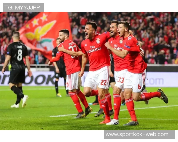 法兰克福近期疯狂进球大战即将迎战拜仁引发关注